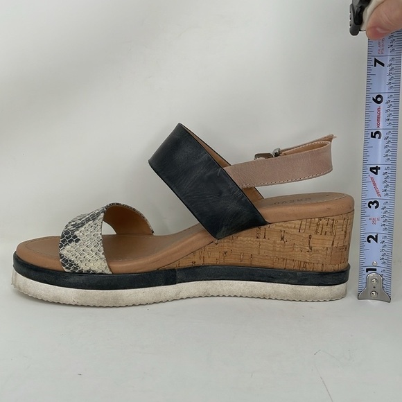 Crevo Sandals Women's 9 Snake Skin Grey Leather Ankle Strap Wedge Cow Hair - Picture 13 of 13